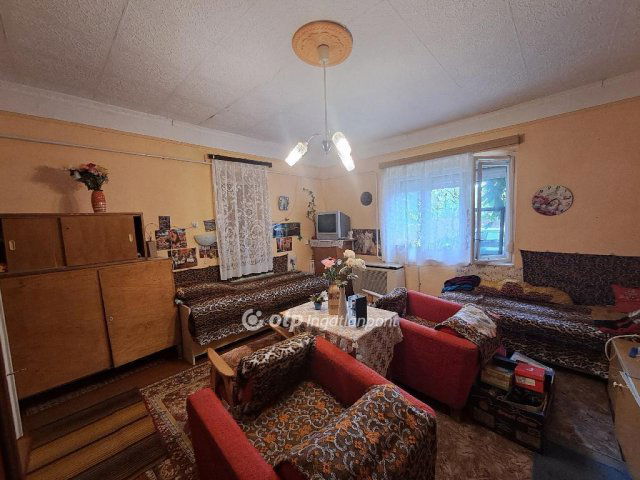 Eladó családi ház, Kisújszálláson 13 M Ft, 1+1 szobás