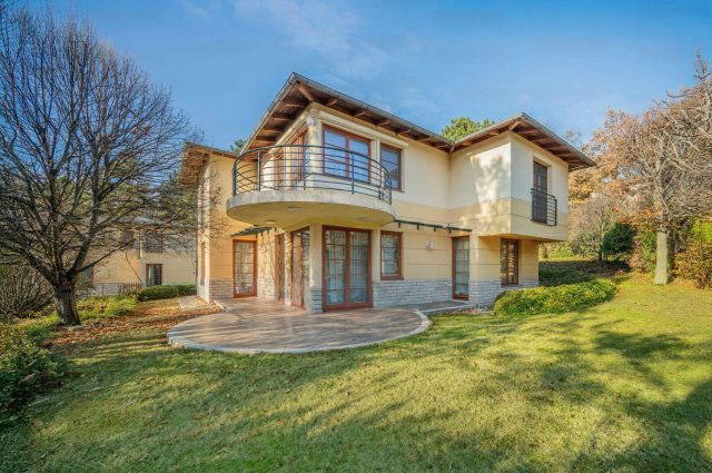 Kiadó téglalakás, albérlet, II. kerületben, Selyemakác utcában