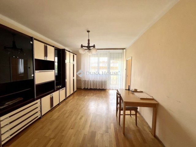 Eladó téglalakás, Veszprémben 45 M Ft, 2 szobás