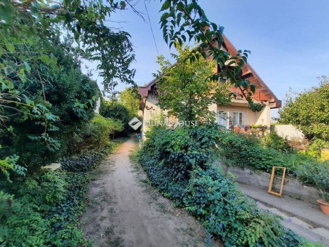 Eladó családi ház, Szigetszentmiklóson 95 M Ft, 6 szobás