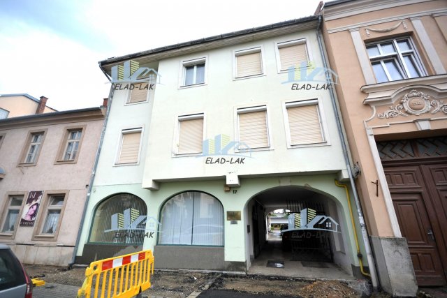 Eladó üzlethelyiség, Szombathelyen, Hollán Ernő utcában 15 M Ft