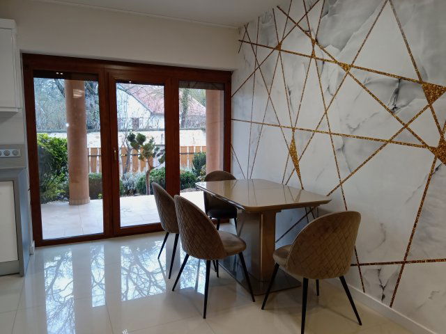 Eladó téglalakás, Vácrátóton 89.9 M Ft, 3 szobás