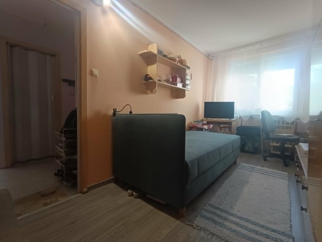 Eladó panellakás, Oroszlányban 35.99 M Ft, 3 szobás