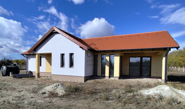 Eladó családi ház, Lajosmizsén 85 M Ft, 4 szobás