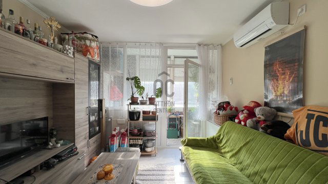 Eladó panellakás, Szekszárdon 40.99 M Ft, 3 szobás