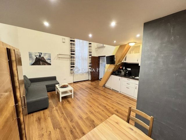 Eladó téglalakás, Budapesten, VII. kerületben 99.99 M Ft