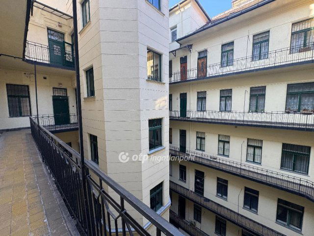 Eladó téglalakás, Budapesten, V. kerületben 86.5 M Ft, 2 szobás