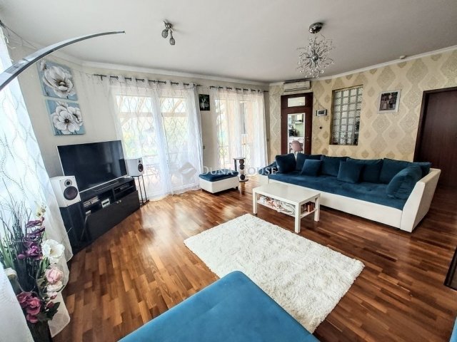 Eladó családi ház, Szegeden 214.9 M Ft, 5 szobás
