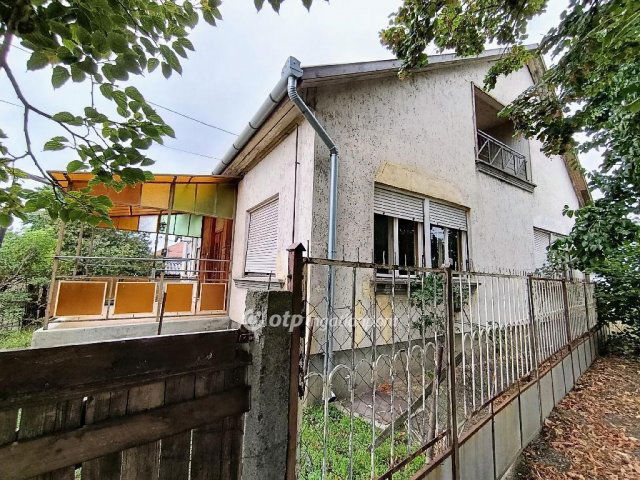 Eladó családi ház, Jászapátiban 23.5 M Ft, 3 szobás