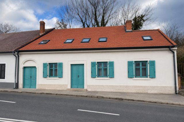 Eladó családi ház, Esztergomban 95.9 M Ft, 3 szobás