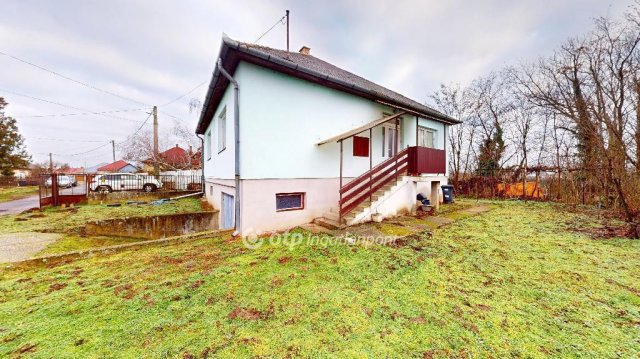 Eladó családi ház, Nagyhalászban 25 M Ft, 3 szobás