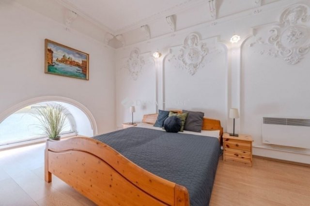 Eladó téglalakás, Budapesten, V. kerületben 144.9 M Ft, 5 szobás