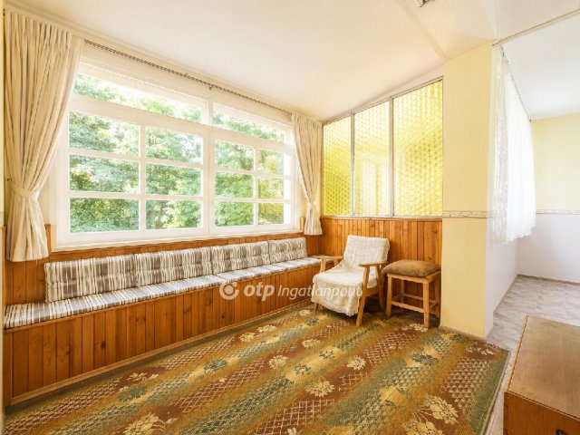 Eladó családi ház, Esztáron 18 M Ft, 1 szobás