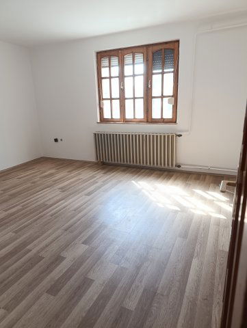 Kiadó családi ház, albérlet, Hajdúböszörményen 150 E Ft / hó