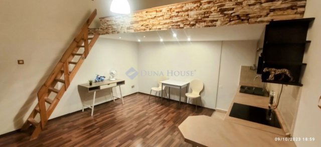 Eladó téglalakás, Budapesten, VI. kerületben 84.9 M Ft, 2 szobás
