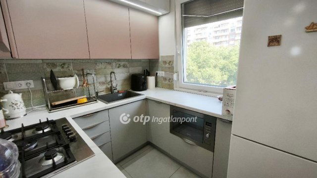Eladó panellakás, Budapesten, XV. kerületben 75.9 M Ft, 3 szobás