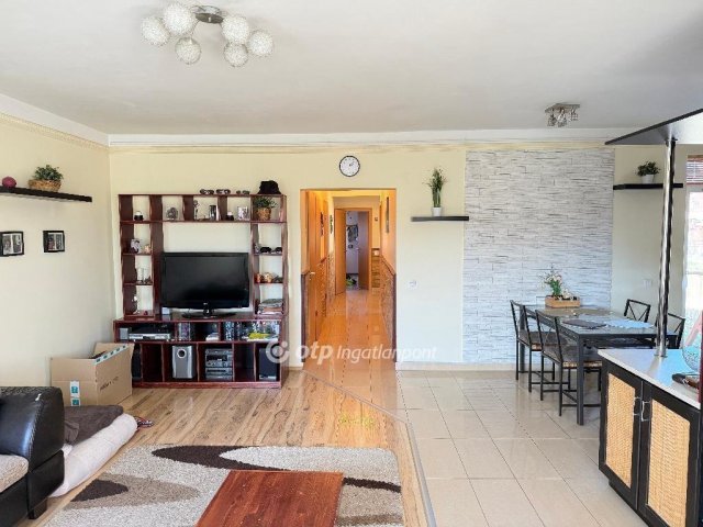 Eladó családi ház, Egerben 99.9 M Ft, 3 szobás