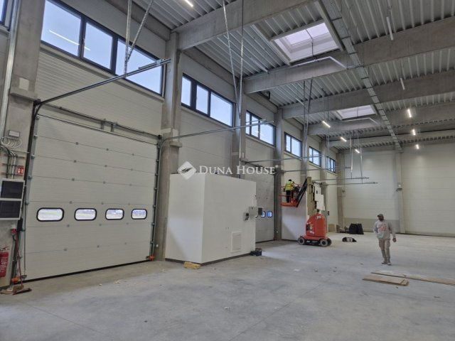 Kiadó ipari ingatlan, Vecsésen 2184 E Ft / hó