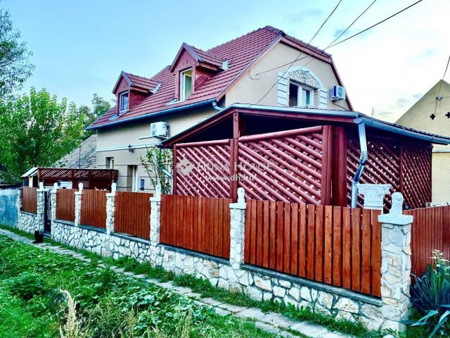 Eladó családi ház, Budaörsön 140 M Ft, 4 szobás