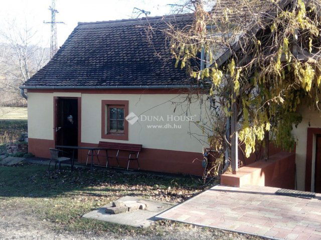 Eladó családi ház, Tatabányán 140 M Ft, 5 szobás