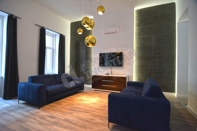 Eladó téglalakás, Budapesten, V. kerületben, Szemere utcában