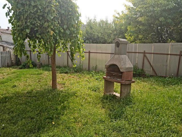 Eladó családi ház, Pécelen 89.5 M Ft, 5 szobás