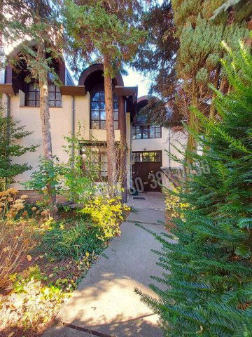 Eladó családi ház, Vácon, Barabás Miklós utcában 178 M Ft