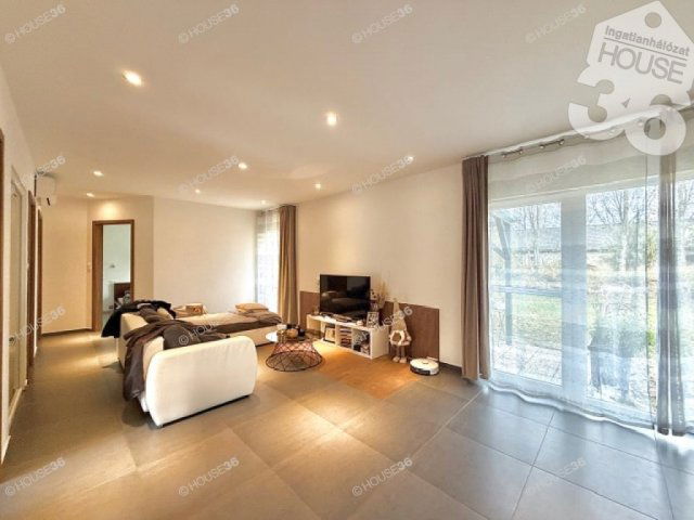 Eladó családi ház, Kecskeméten 63.7 M Ft, 3 szobás