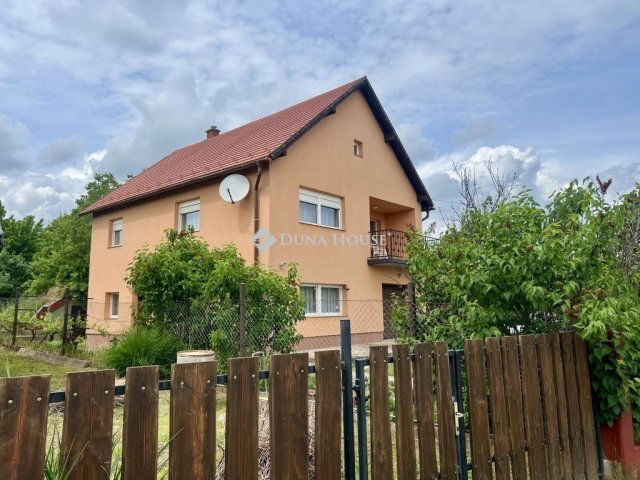 Eladó családi ház, Balatonalmádiban 134.9 M Ft, 4 szobás