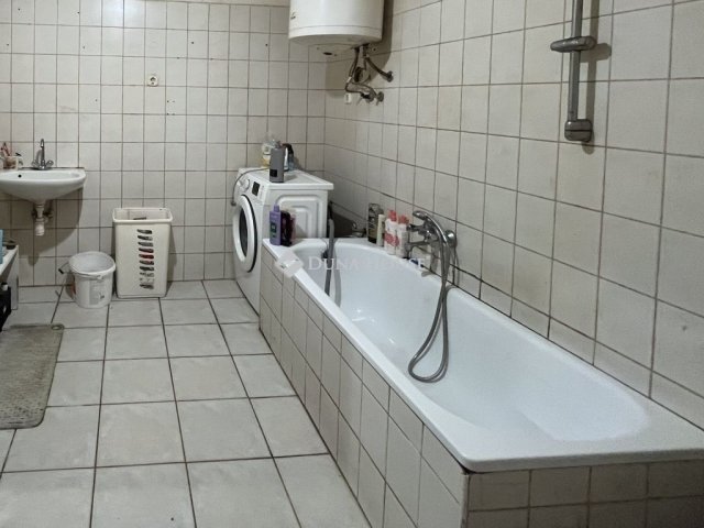 Eladó téglalakás, Budapesten, IV. kerületben 43.9 M Ft, 1 szobás