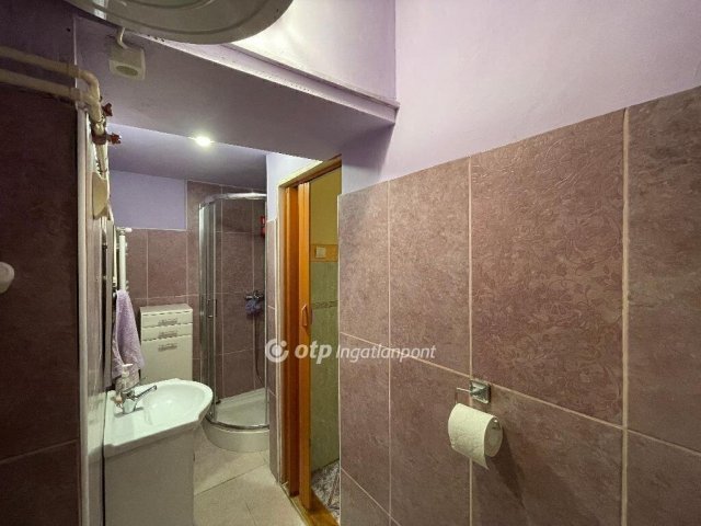 Eladó téglalakás, Budapesten, VI. kerületben 54 M Ft, 2 szobás