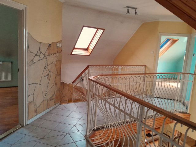 Eladó családi ház, Debrecenben 135 M Ft, 7 szobás