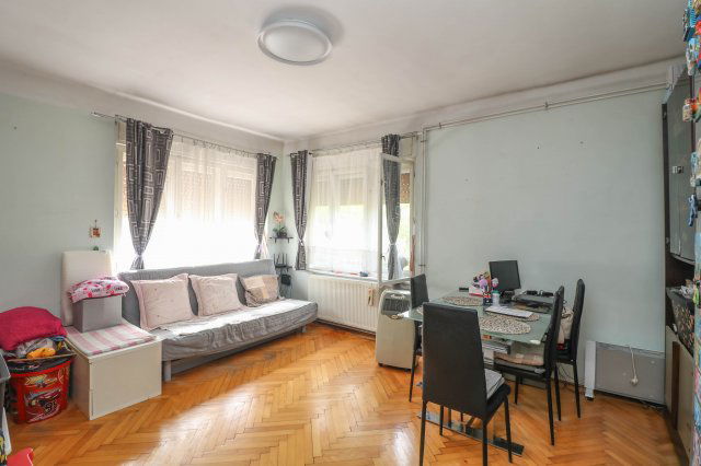 Eladó családi ház, Budapesten, XVIII. kerületben, Saláta utcában