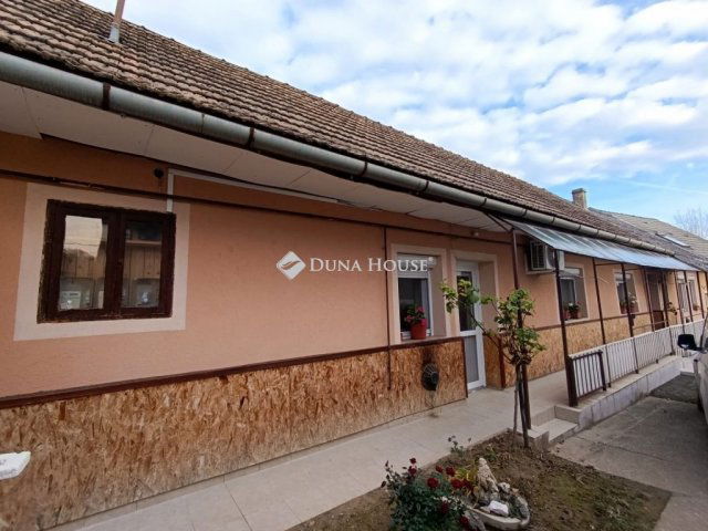 Eladó családi ház, Báron 39 M Ft, 5 szobás