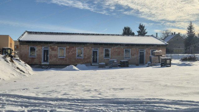 Eladó sorház, Győrött 64.5 M Ft, 4 szobás