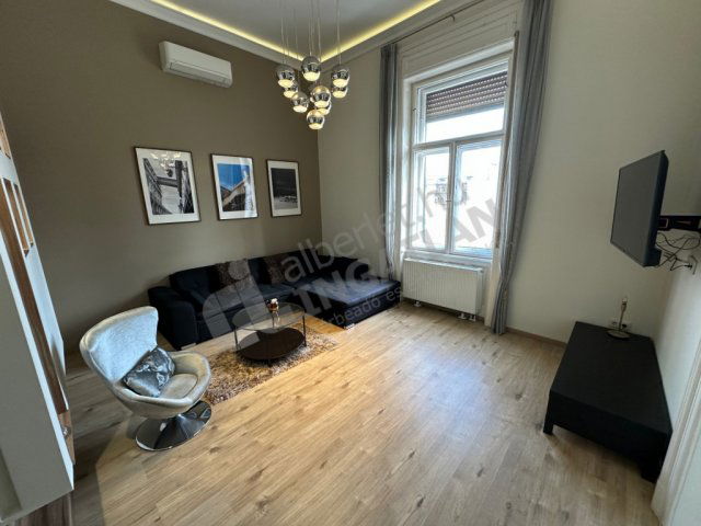 Kiadó téglalakás, albérlet, VII. kerületben, Thököly úton