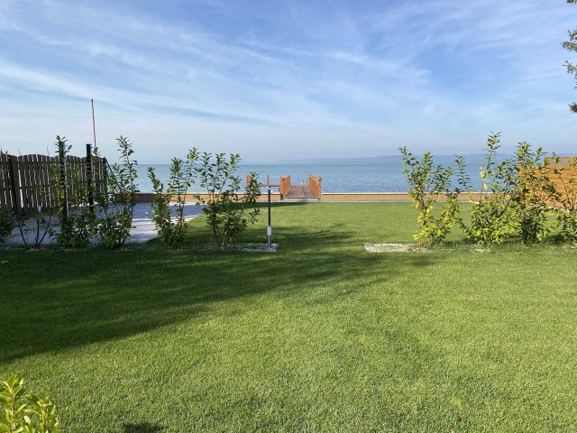 Eladó téglalakás, Szántódon 330.75 M Ft, 3+2 szobás