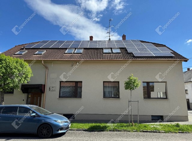 Eladó iroda, Szombathelyen 121.2 M Ft, 11 szobás