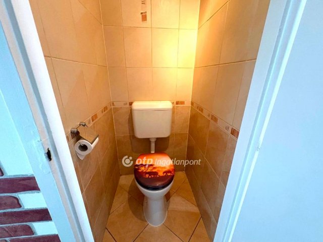 Eladó panellakás, Győrött 53.99 M Ft, 1+2 szobás
