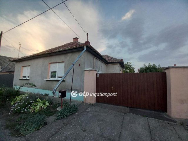 Eladó családi ház, Bátyán 12.5 M Ft, 3+2 szobás