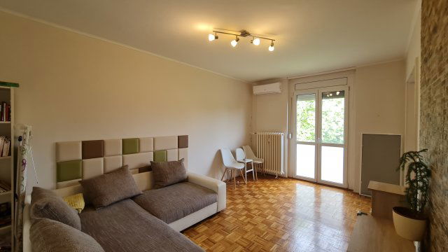 Eladó panellakás, Dunaújvárosban 35.9 M Ft, 1+3 szobás