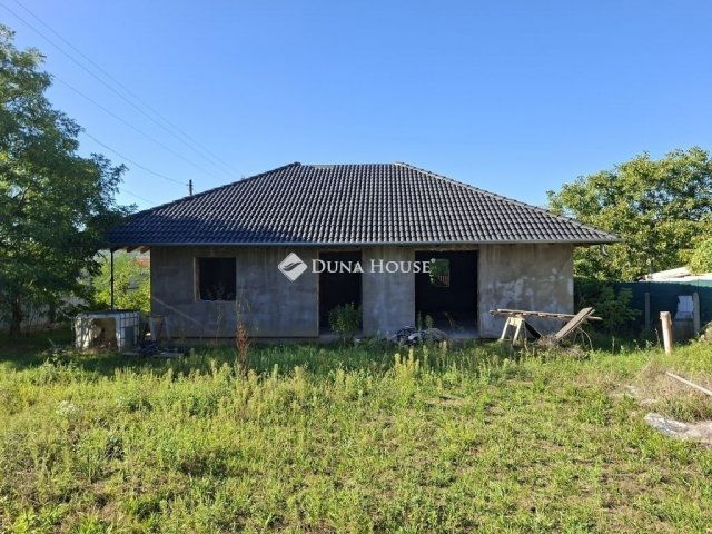 Eladó családi ház, Isaszegen 59.9 M Ft, 4 szobás