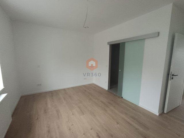 Eladó téglalakás, Pécsett, Hársfa úton 89.9 M Ft, 3 szobás