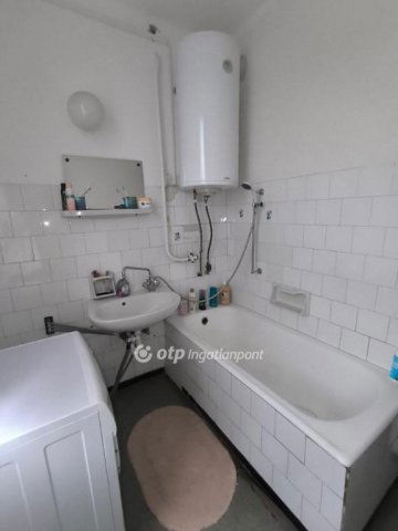 Eladó téglalakás, Salgótarjánban 9.9 M Ft, 1+1 szobás