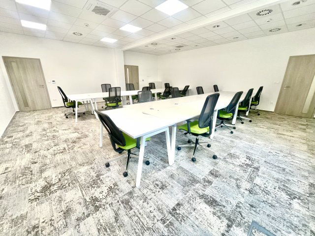 Kiadó iroda, Debrecenben, Barna utcában 1372 E Ft / hó, 1 szobás