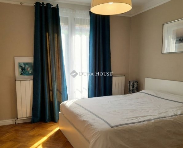 Eladó családi ház, Solymáron 299 M Ft, 7+1 szobás