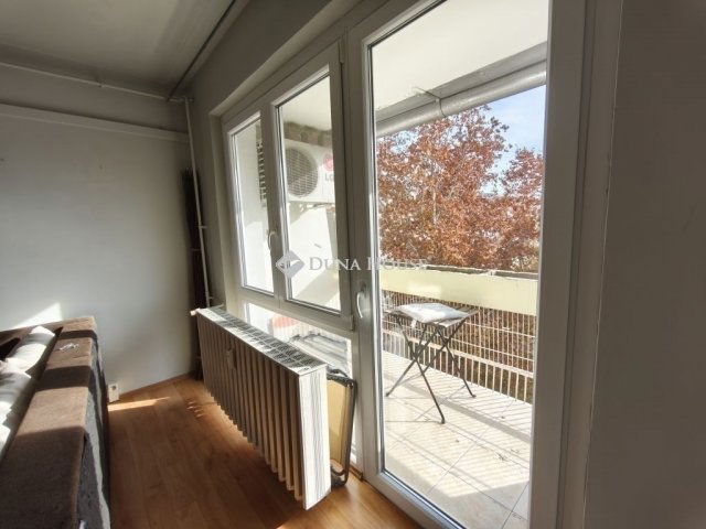 Eladó panellakás, Szegeden 49.9 M Ft, 2 szobás