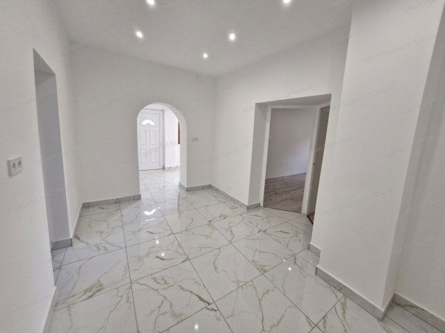 Eladó családi ház, Újszászon 24.9 M Ft, 3+1 szobás