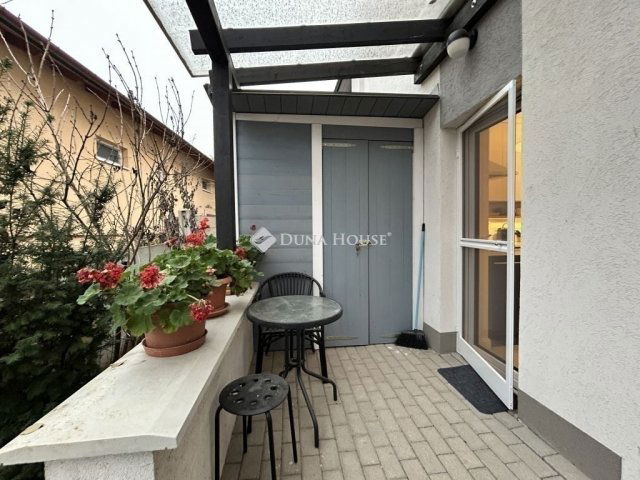 Eladó ikerház, Pomázon 145.95 M Ft, 3 szobás