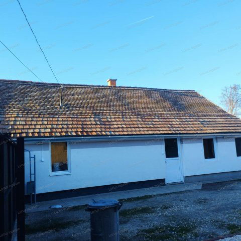 Eladó családi ház, Törökszentmiklóson 24.5 M Ft, 2+1 szobás